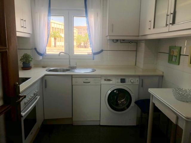 Gatu Premium Villa Isabel Terraza,Parking,1ºlinea Playa,Wifi,Vista Al Mar , Preferente Mayores De 25 Anos Y Familias Кадис Экстерьер фото