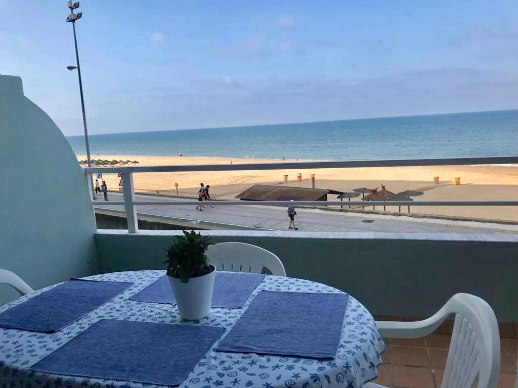 Gatu Premium Villa Isabel Terraza,Parking,1ºlinea Playa,Wifi,Vista Al Mar , Preferente Mayores De 25 Anos Y Familias Кадис Экстерьер фото