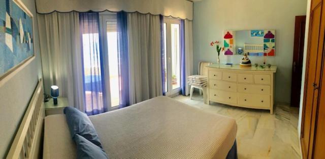 Gatu Premium Villa Isabel Terraza,Parking,1ºlinea Playa,Wifi,Vista Al Mar , Preferente Mayores De 25 Anos Y Familias Кадис Экстерьер фото